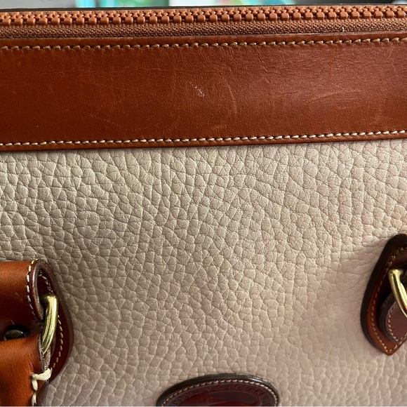 Dooney & Bourke large cream tan AWL leather doctors satchel hand bag purse - Picture 11 of 17